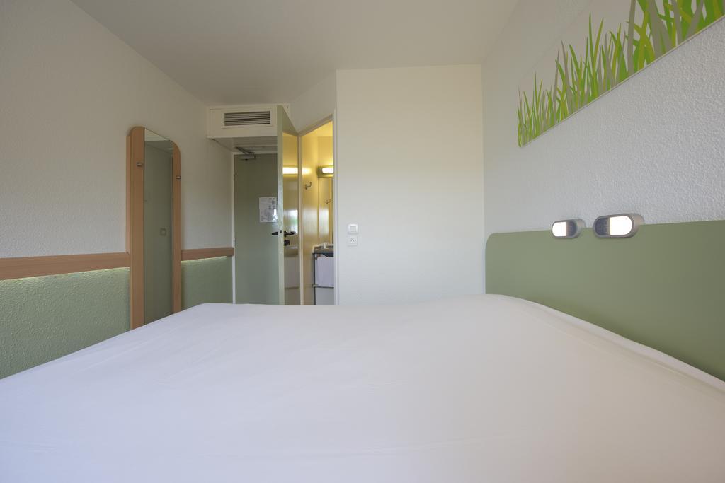 Ibis Budget Pau レスカー 部屋 写真