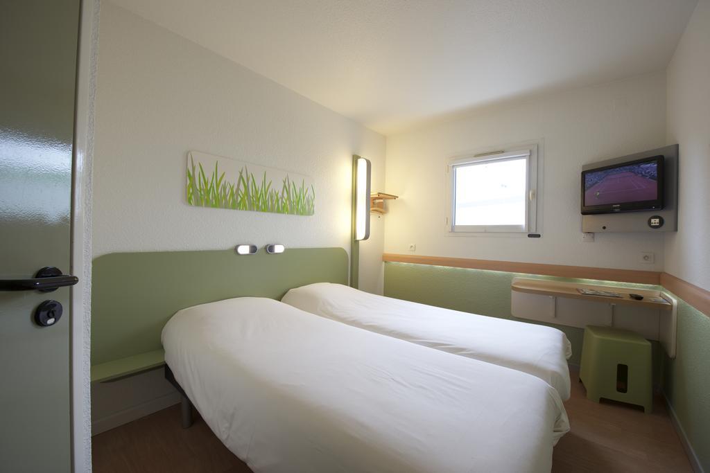 Ibis Budget Pau レスカー 部屋 写真