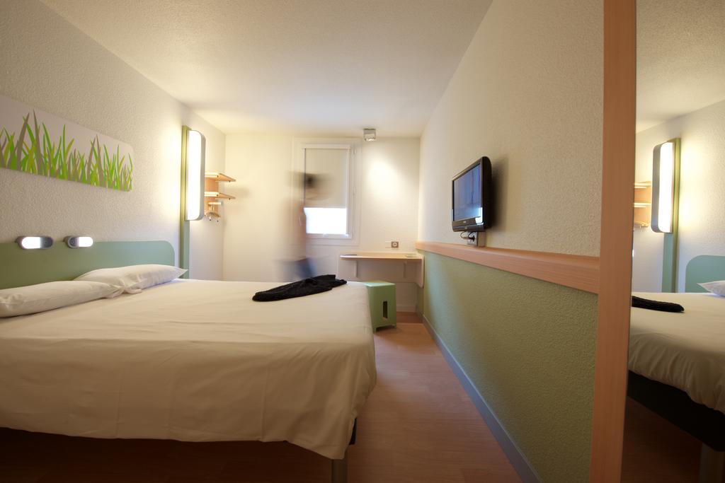 Ibis Budget Pau レスカー エクステリア 写真
