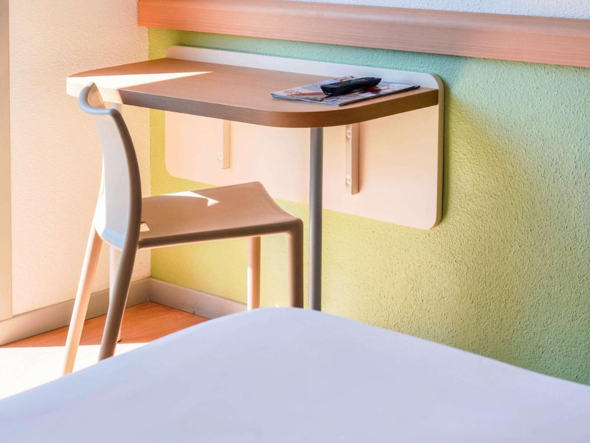 Ibis Budget Pau レスカー エクステリア 写真